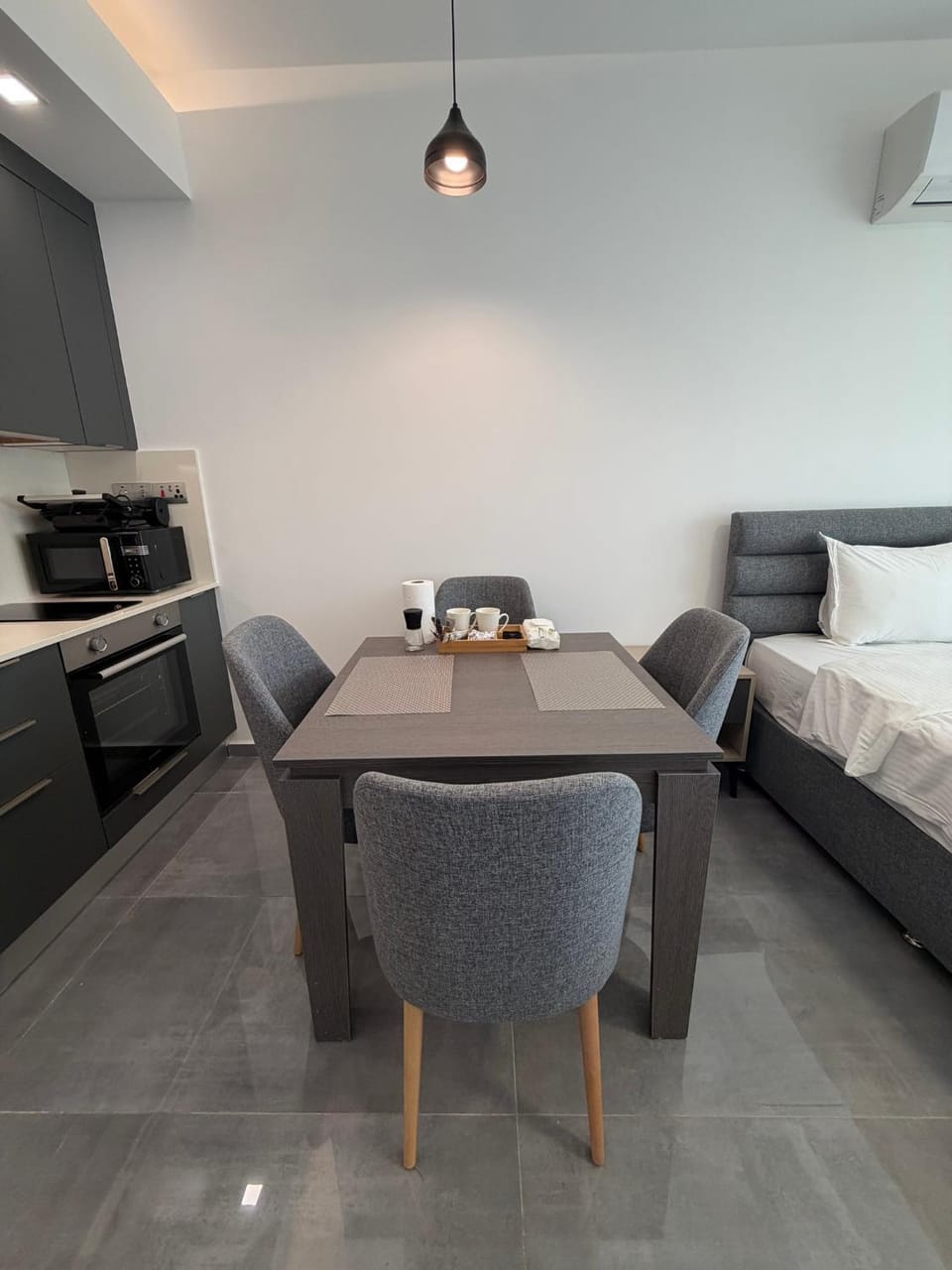 Seating area, Dining area