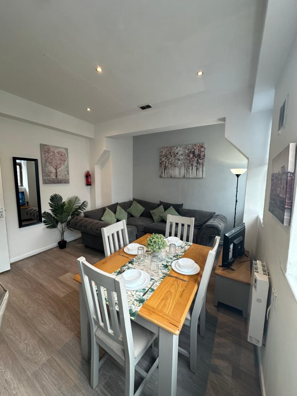 Living room, Seating area, Dining area