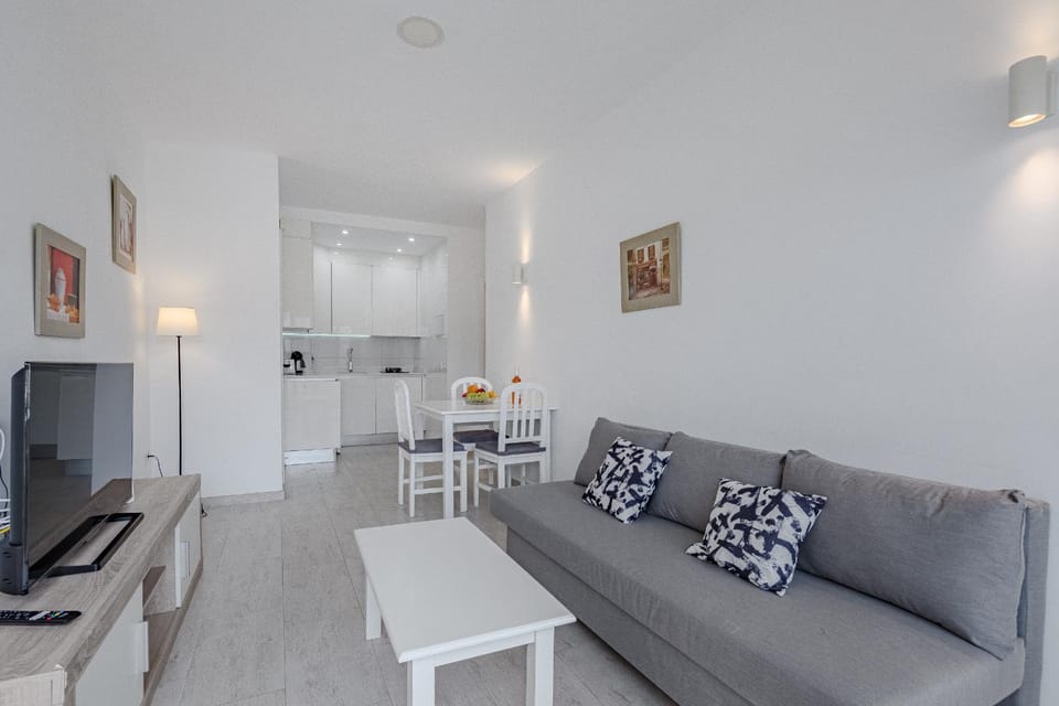 Breathtaking Costamar 1A013 Apartment in Los Cristianos