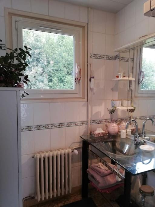 Maison des fontaines, calme spacieuse avec grand jardin House in Lannion