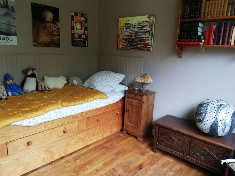 Maison des fontaines, calme spacieuse avec grand jardin House in Lannion