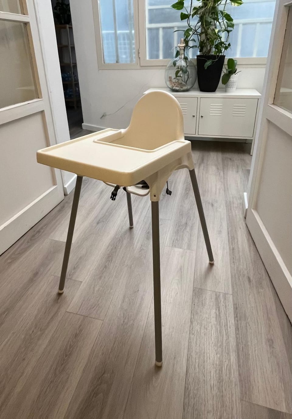 Dining area, young children, Family