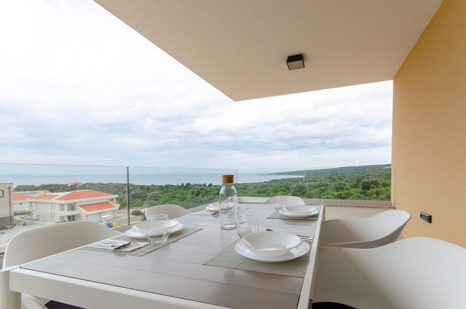 Day, Natural landscape, Balcony/Terrace, Sea view