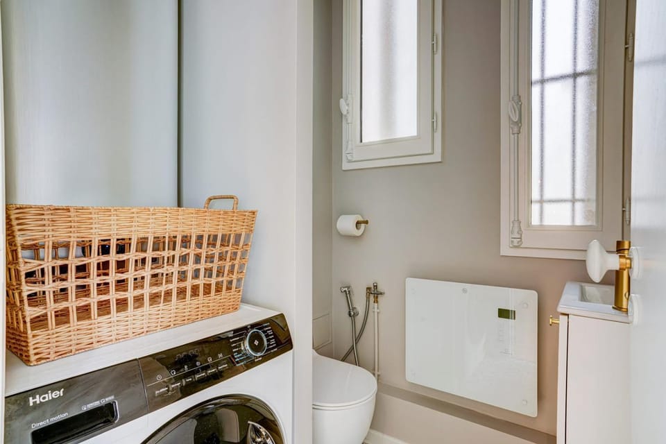 SaintGermain Sojourn - Charming 2 bedroom in the Rive Gauche Apartment in Paris