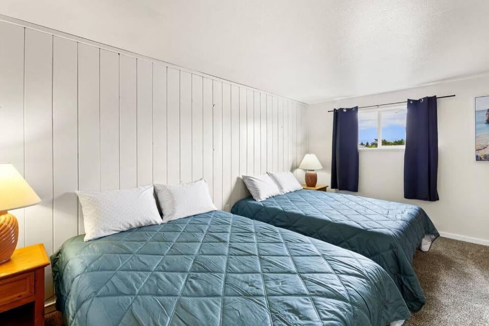 Ocean Sand Surf. Plus Adventures in Town. House in Ocean Shores