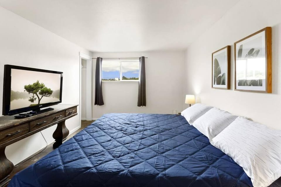 Ocean Sand Surf. Plus Adventures in Town. House in Ocean Shores