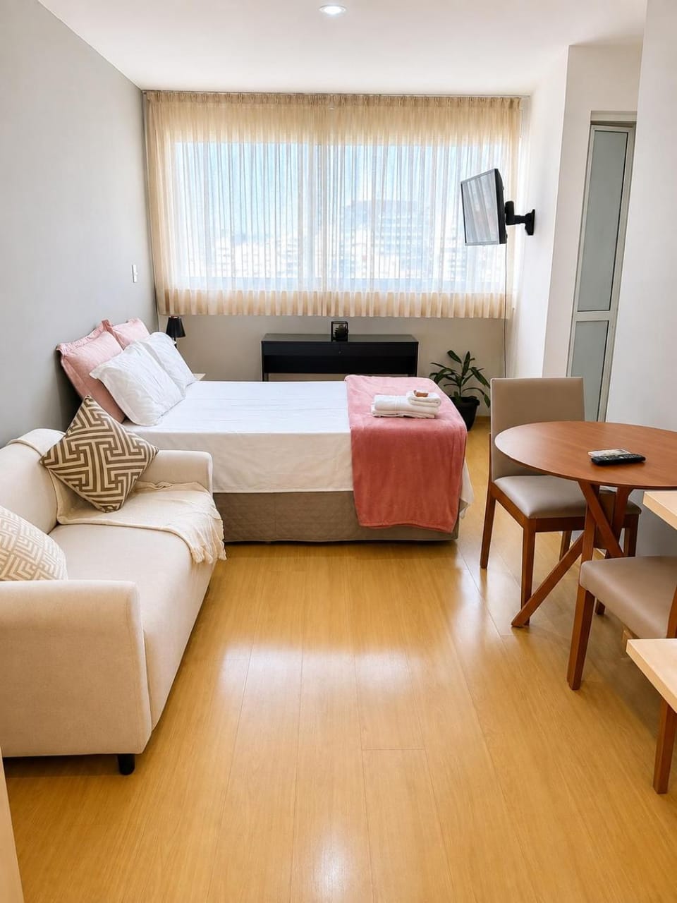 SH130 · (SH130) Abrace a Simplicidade na Rua Bela Cintra Apartment in Sao Paulo City