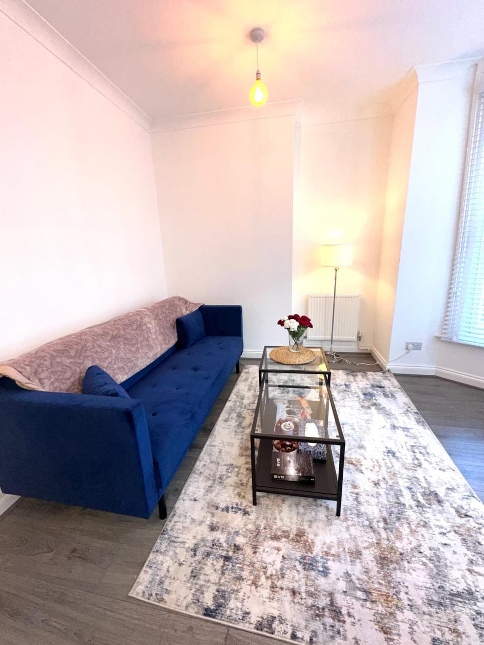 Bed, Living room, Seating area