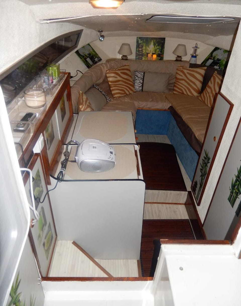 Boat - Step by Step Apartment in Cogolin