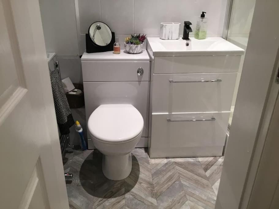 Beautiful 2 double bedrooms, 2 baths apartment Apartment in Scotland