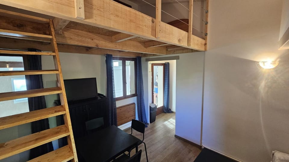 Studio 2D Apartment in Villeneuve-lès-Avignon