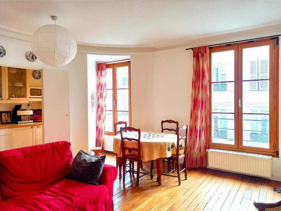 Stay in central Paris near Arc de Triomphe Apartment in Paris