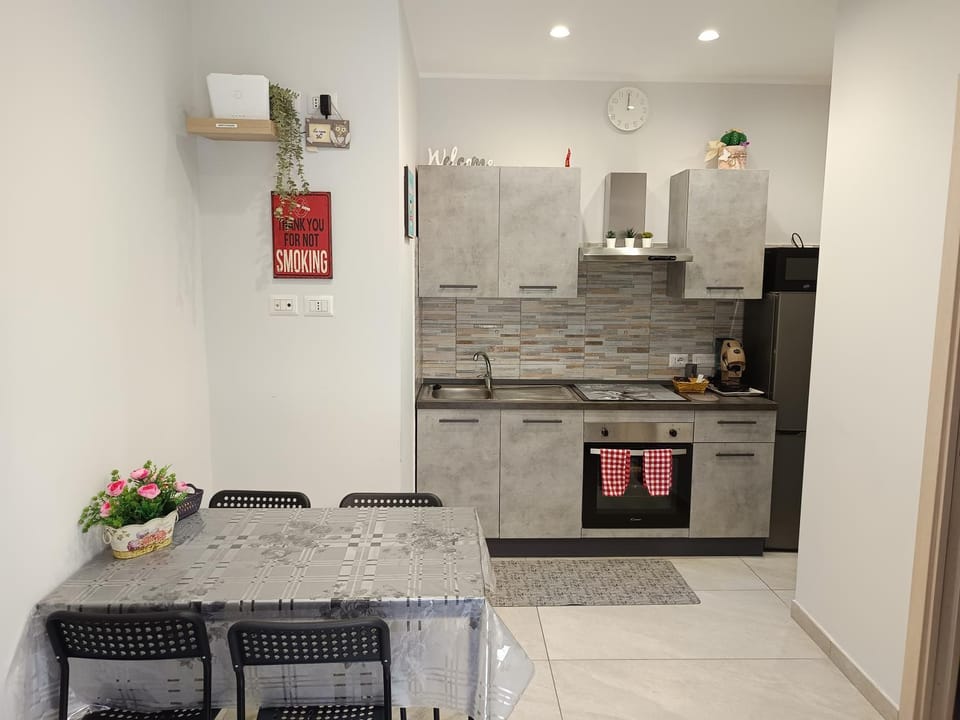 Kitchen or kitchenette, kitchen