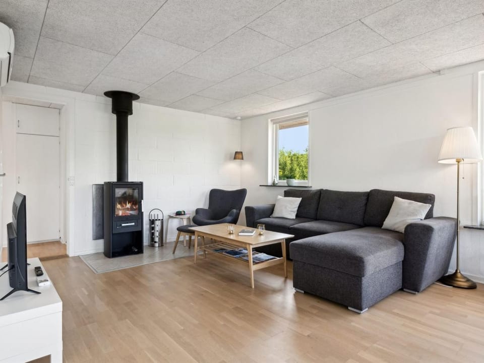 Holiday Home Hubert - 500m from the sea by Interhome House in Central Denmark Region