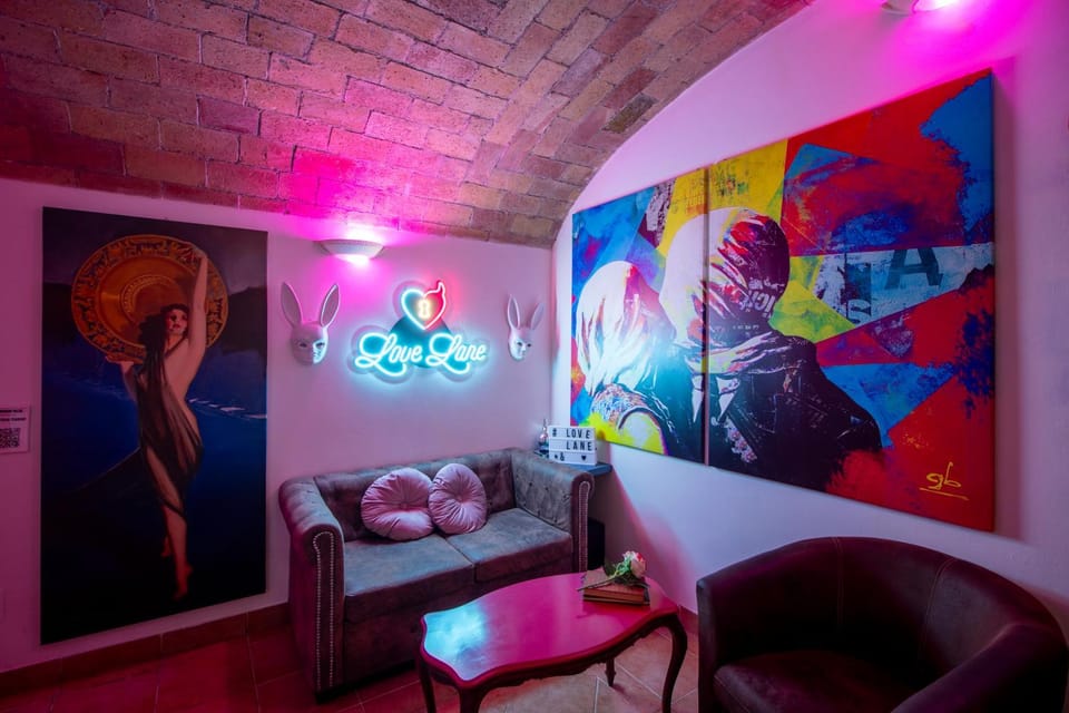 Living room, Seating area