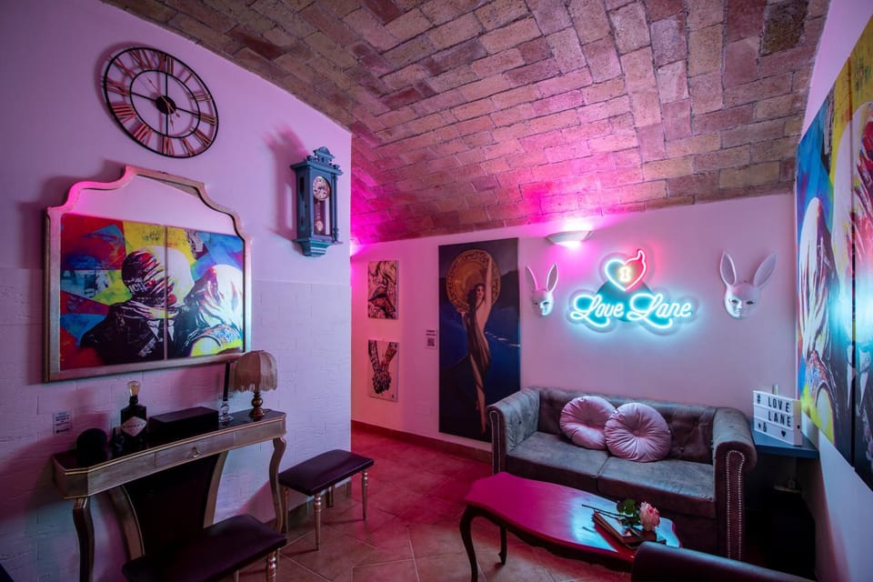 Living room, Seating area