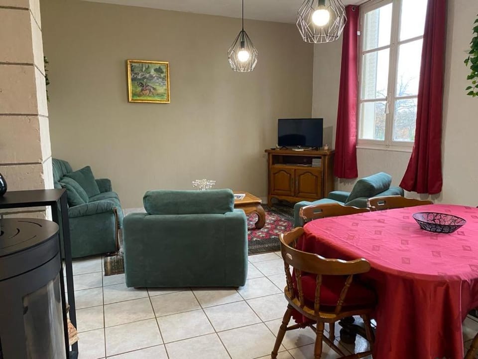 Gite du parc du château de la Bouchatte Bed and Breakfast in Auvergne-Rhône-Alpes