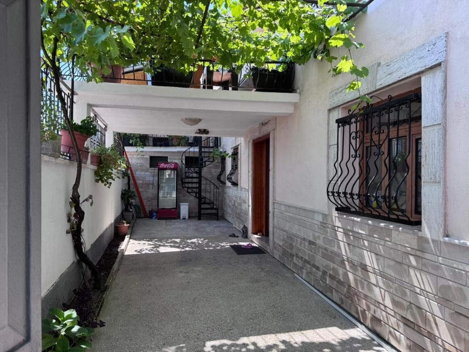 Facade/entrance, Day