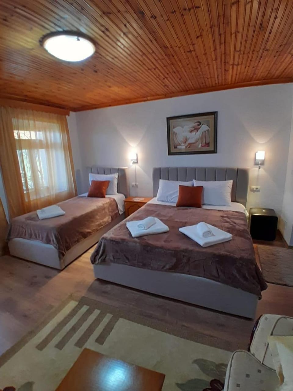 Bed, Photo of the whole room, Bedroom