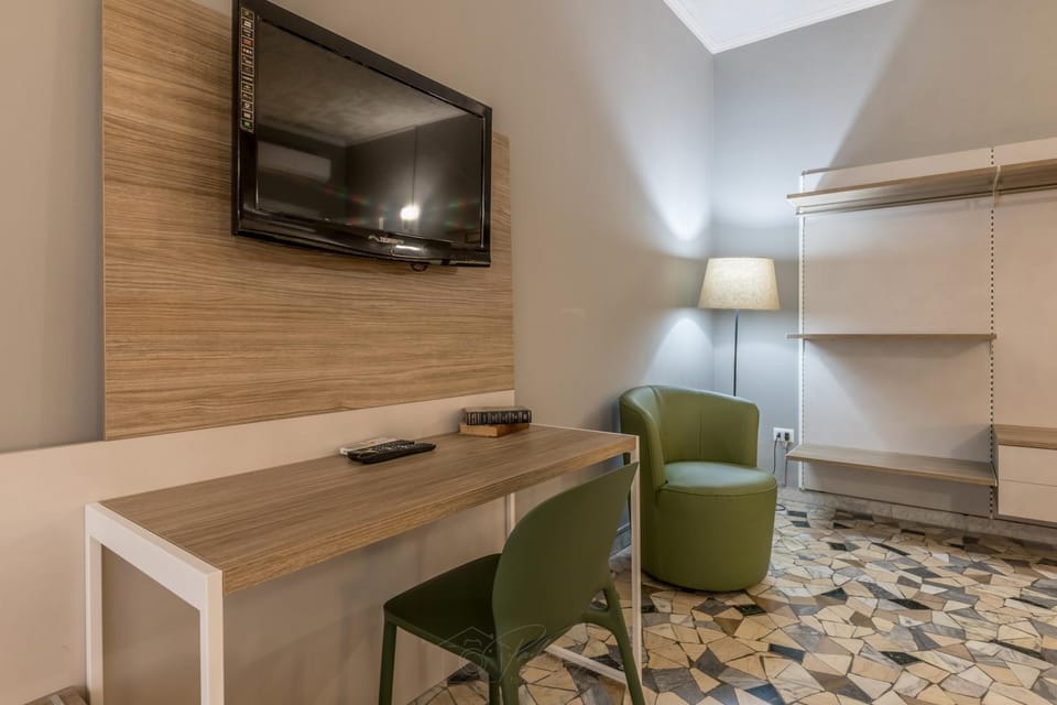 TV and multimedia, Seating area, Evening entertainment