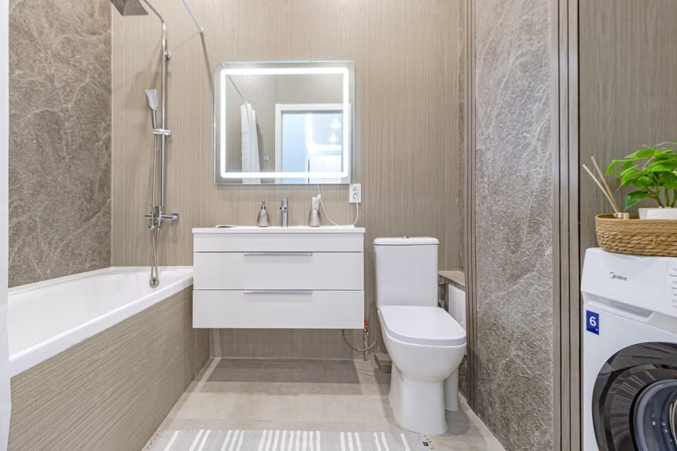 Toilet, Bathroom, Bath, towels, washing machine