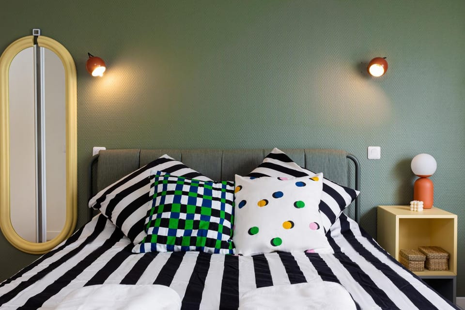Bed, Bedroom