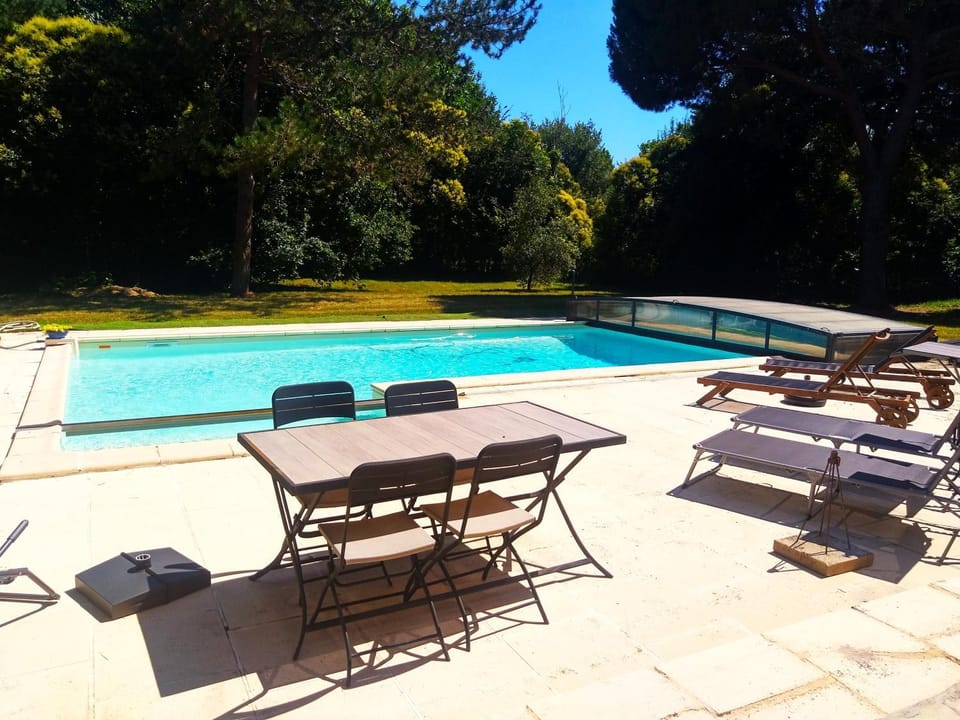 Garden view, Pool view, Swimming pool, sunbed