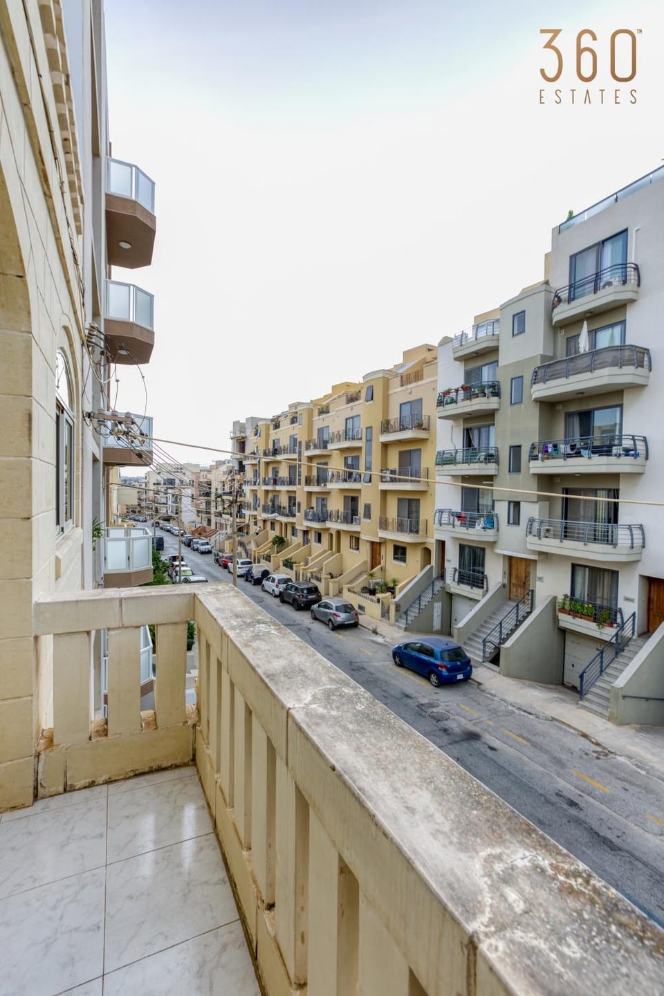Property building, Day, Neighbourhood, View (from property/room), Balcony/Terrace, City view, Street view, Location, Parking