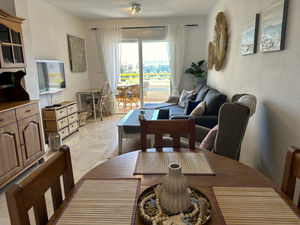 TV and multimedia, Balcony/Terrace, Living room, Dining area
