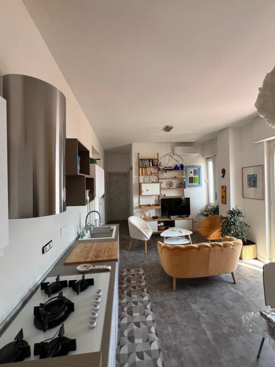 Kitchen or kitchenette, Living room, Dining area, stove