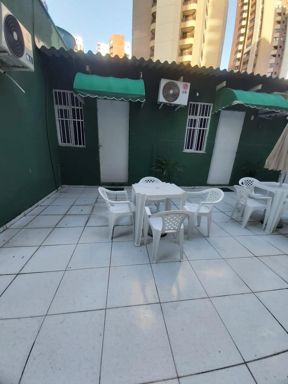 Property building, Patio, Balcony/Terrace