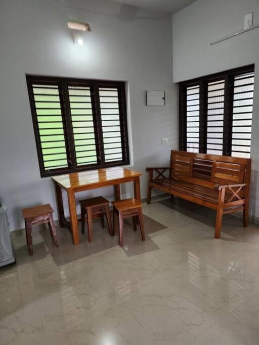 Seating area, Dining area