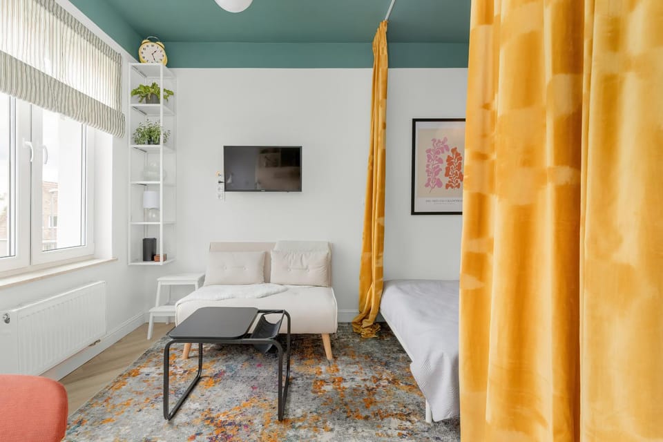 Communal lounge/ TV room, Living room