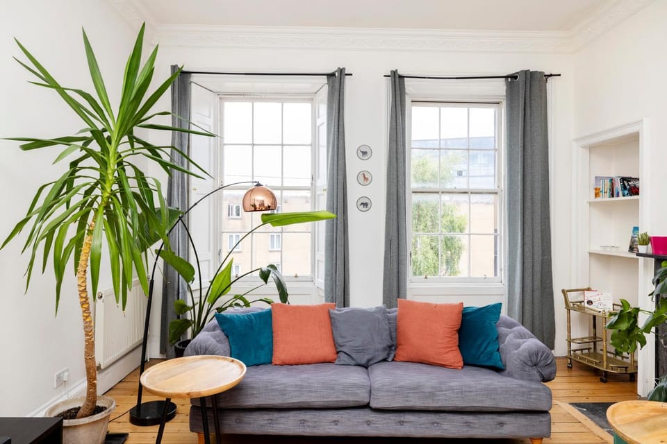 Edinburgh Chic and Stylish 2-Bedroom Apartment near City Centre Apartment in Edinburgh