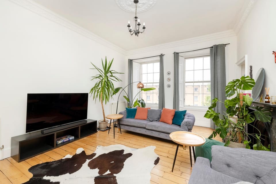 Edinburgh Chic and Stylish 2-Bedroom Apartment near City Centre Apartment in Edinburgh