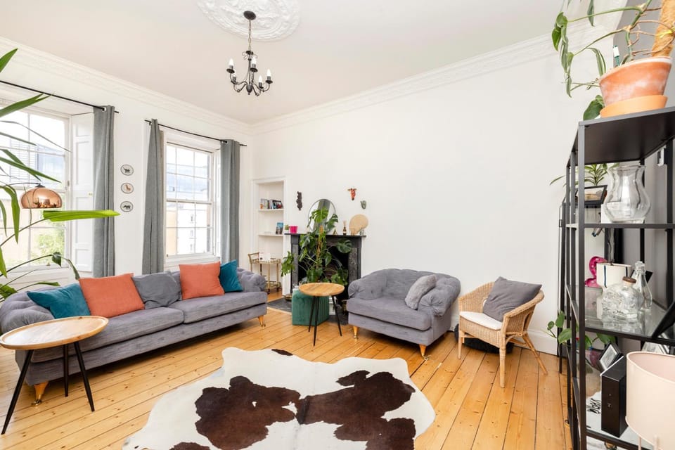 Edinburgh Chic and Stylish 2-Bedroom Apartment near City Centre Apartment in Edinburgh