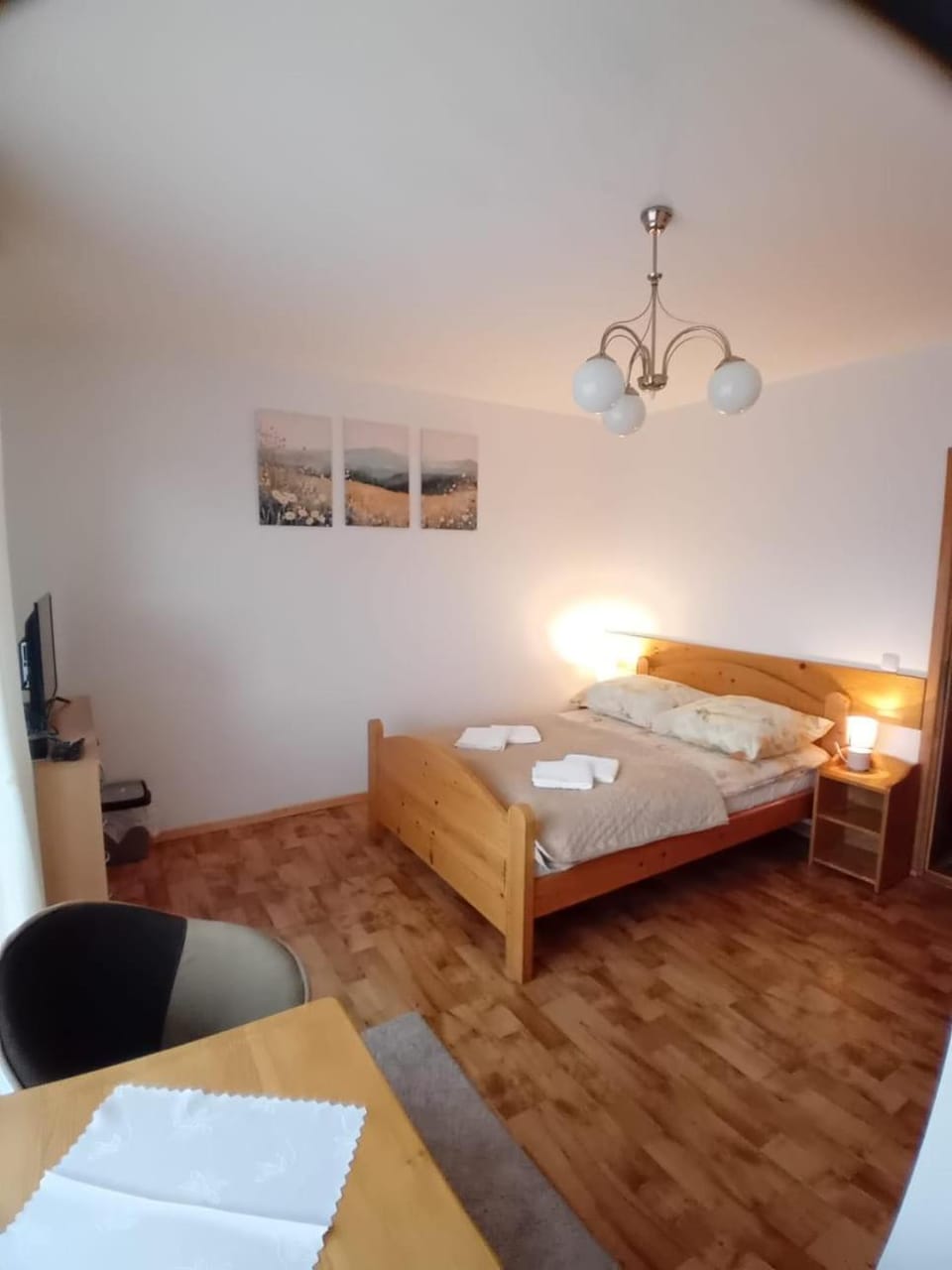 Bed, Photo of the whole room
