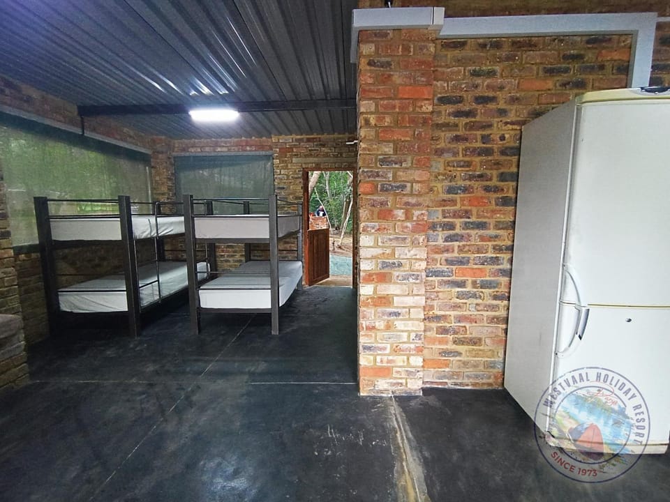 Bed, Kitchen or kitchenette, Photo of the whole room, Bedroom, bunk bed