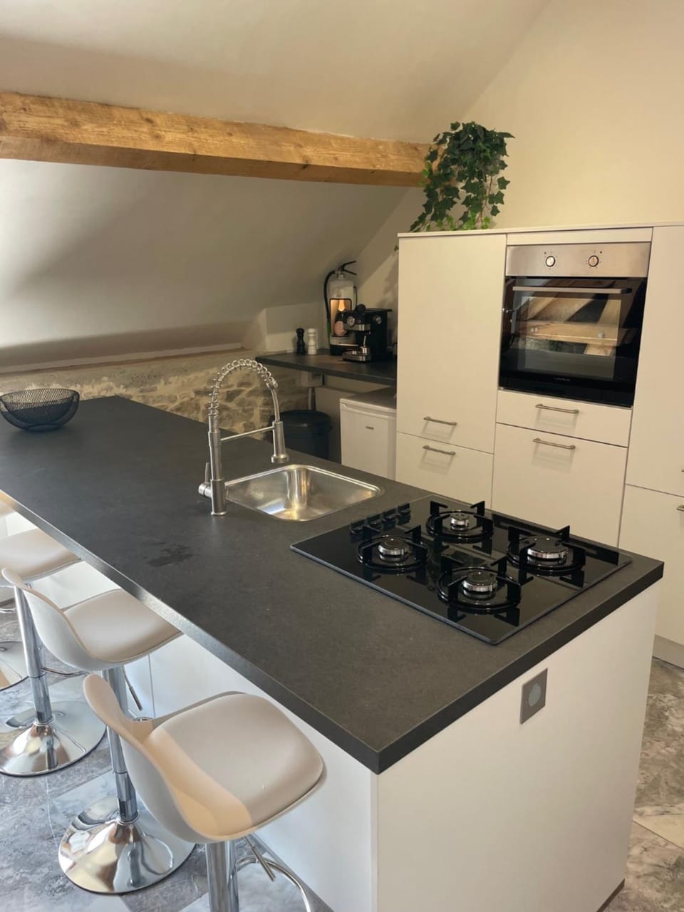 Le ROSSIGNOL APPARTEMENT MET AIRCO & PRIVE TERRAS Apartment in Occitanie