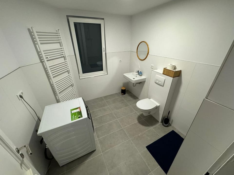 Toilet, Bathroom