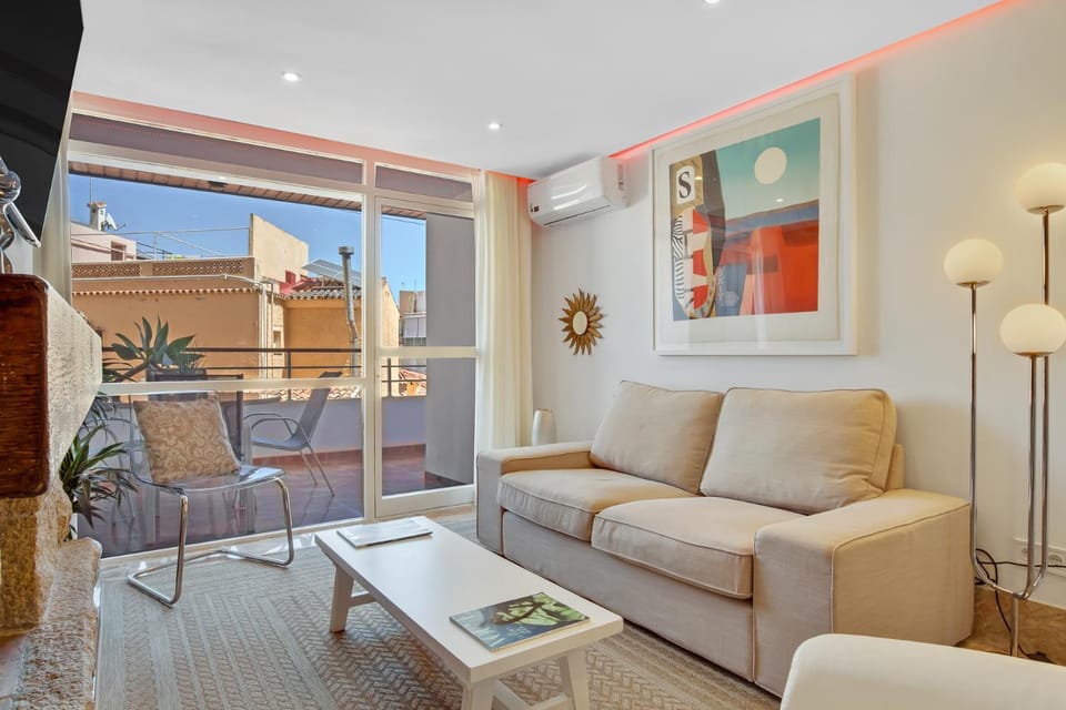 Communal lounge/ TV room, Living room