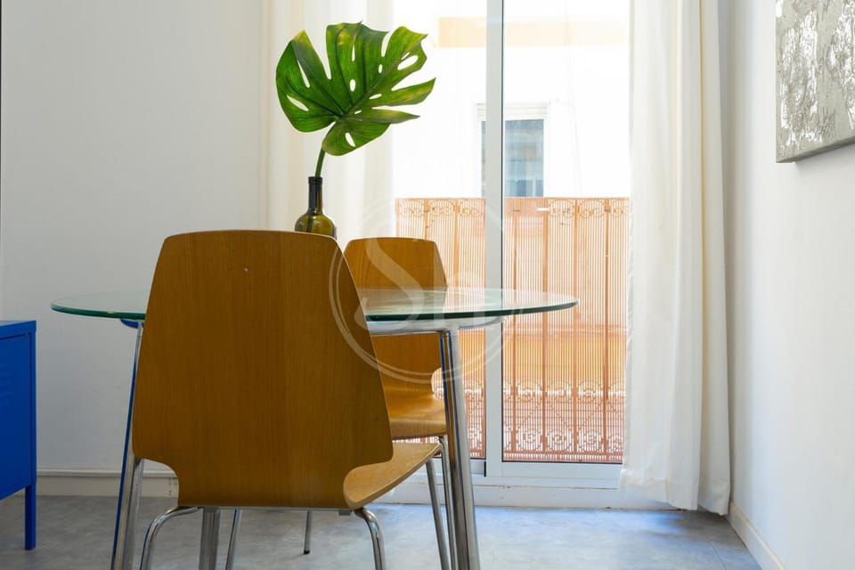 View (from property/room), Seating area, Dining area