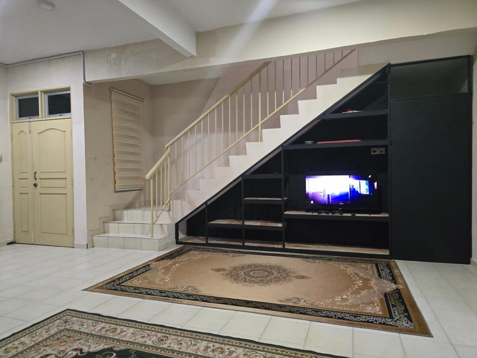 Communal lounge/ TV room, TV and multimedia, Living room
