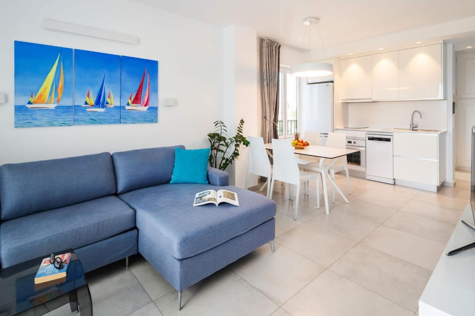 House of the Horizon Playa Las Cucharas VV penthouse with sea & pool view AIRCON Apartment in Costa Teguise