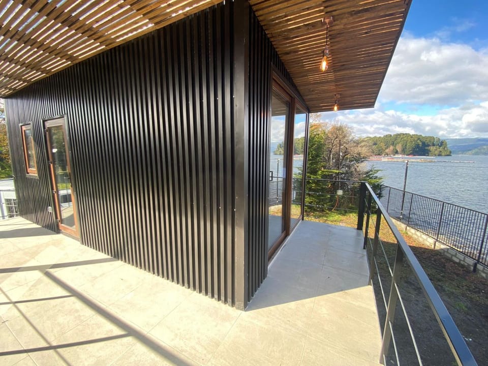 Cabaña 1 Lican Ray primera linea Apartment in Los Ríos, Chile