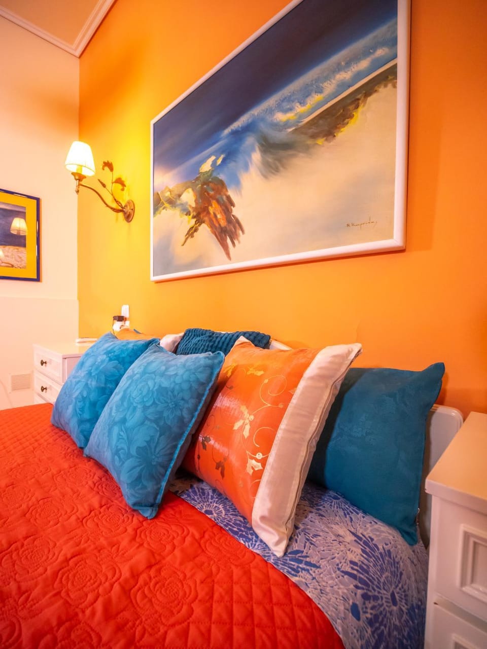 Bed, Photo of the whole room, Bedroom