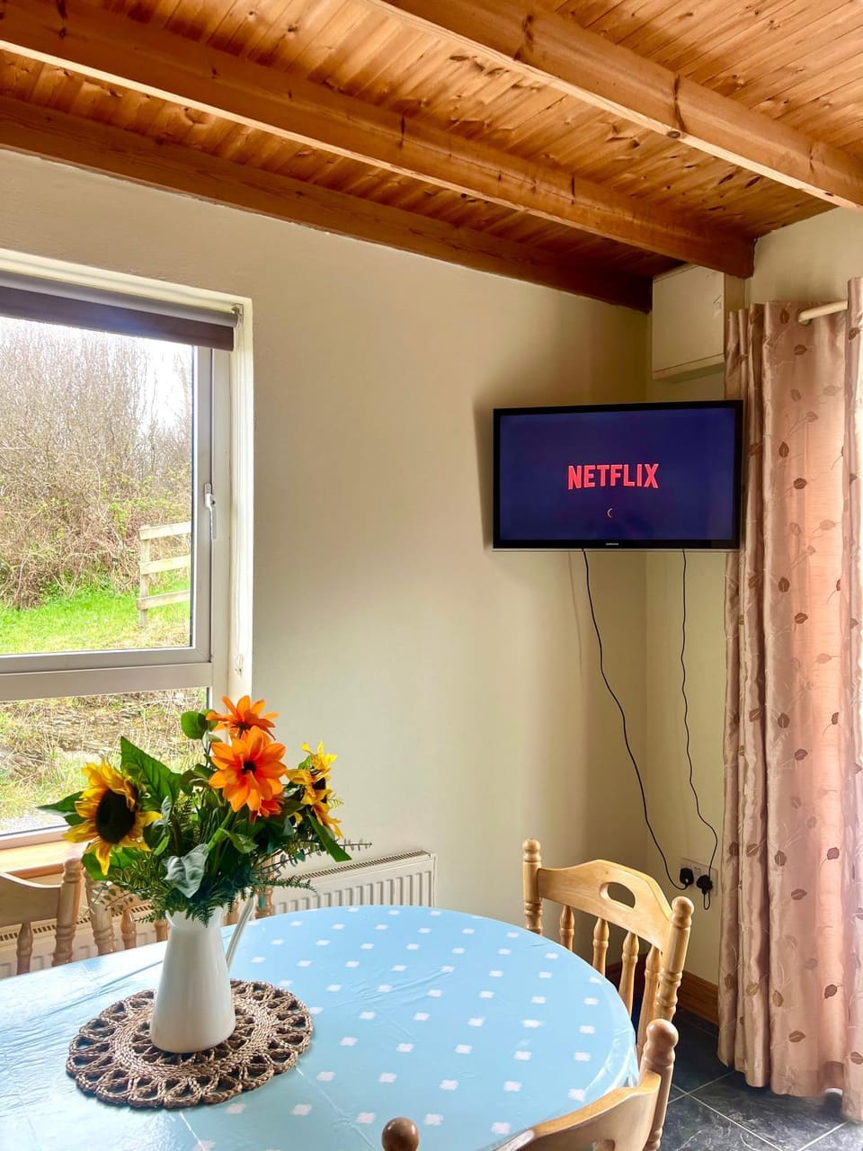 TV and multimedia, Dining area, Evening entertainment