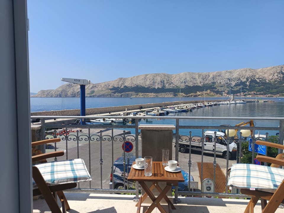 View (from property/room), Balcony/Terrace, Seating area, Sea view