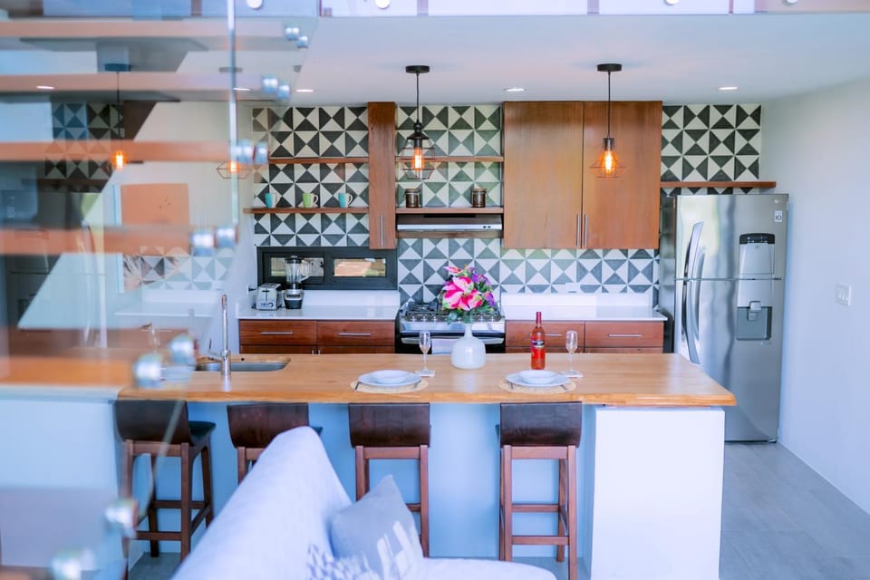 Kitchen or kitchenette, Seating area, Dining area, oven, stove