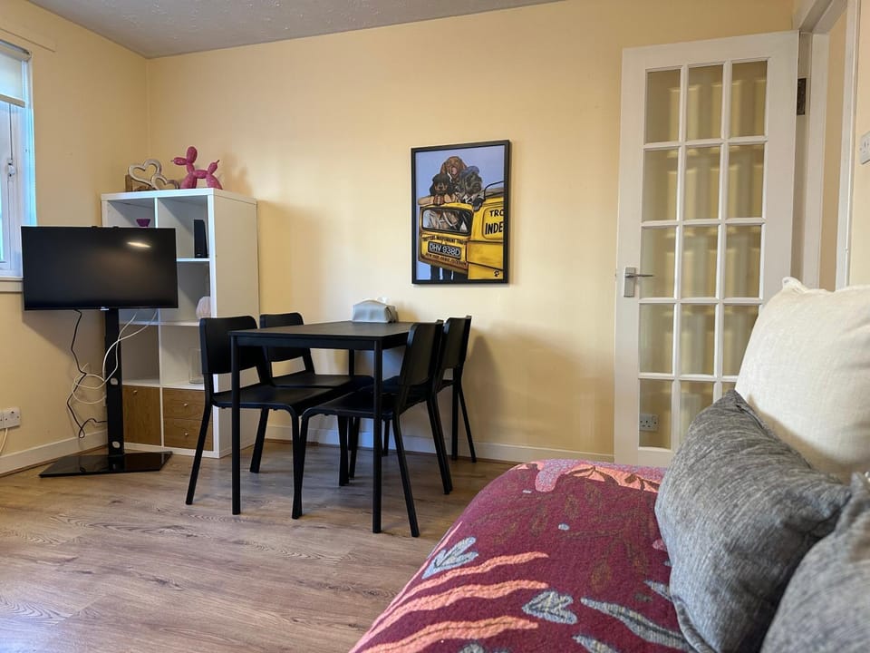 One room with parking space Apartment in Edinburgh